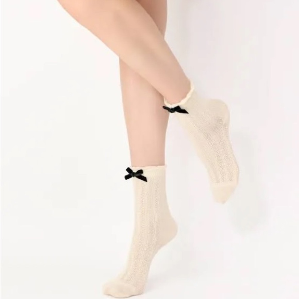 OROBLU PAPILLON CREW SOCKS IVORY WITH BLACK BOWS OS NWT